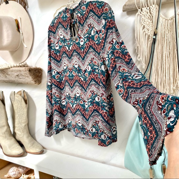 Sweet BOHO peasant blouse w gypsy long sleeves w folk/prairie floral vibe 🦋✨ - Picture 5 of 16